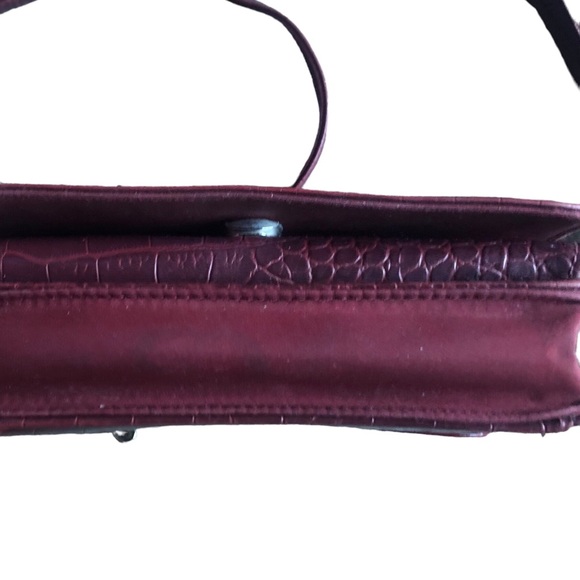 Nine West Women’s Crossbody Shoulder Purse Handbag Burgundy Faux Reptile - Picture 9 of 12